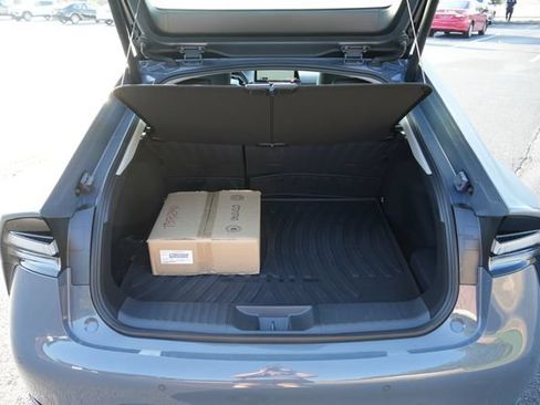 Used 2026 Toyota Prius Plug-In Hybrid FWD image 11