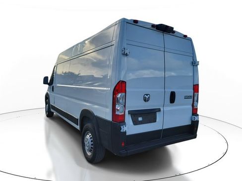 Used 2025 RAM ProMaster 2500 w/ Convenience Group FWD image 3