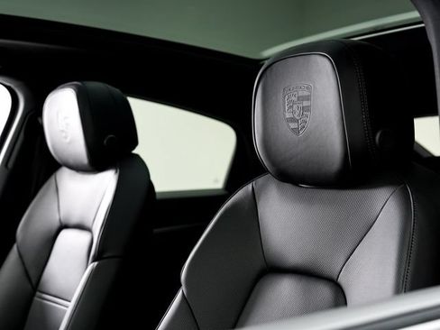 New 2026 Porsche Cayenne Coupe AWD/4WD image 10