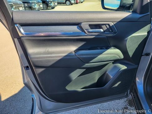 Used 2025 GMC Terrain Elevation image 18