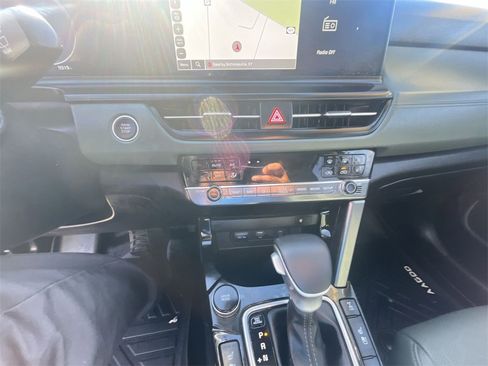 Used 2024 Kia Seltos SX w/ SX Sunroof Package image 19