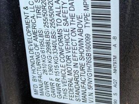 Used 2025 Honda Pilot Touring image 17
