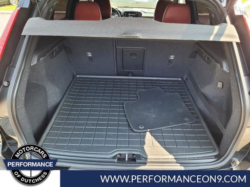 Used 2020 Volvo XC40 T5 Momentum w/ Protection Package image 22