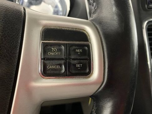 Used 2015 Chrysler Town & Country Touring-L w/ Driver Convenience Group FWD image 30