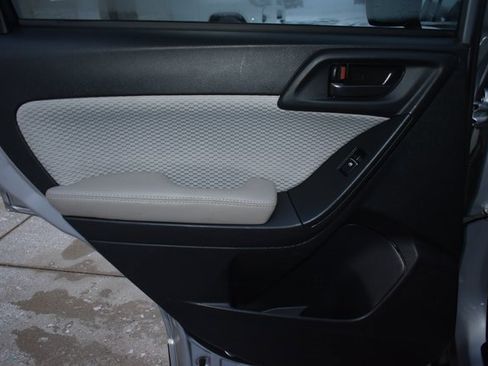 Used 2018 Subaru Forester 2.5i Premium w/ All-Weather Package image 32