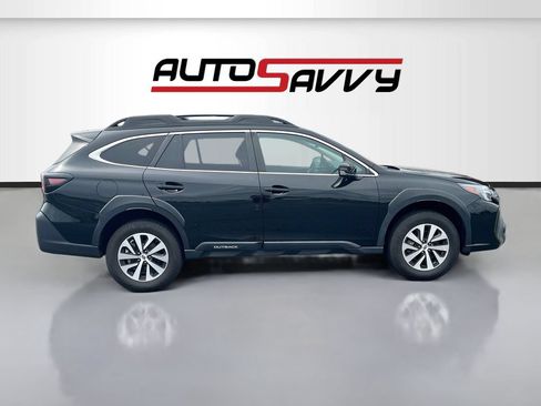 Used 2025 Subaru Outback Premium AWD/4WD image 8