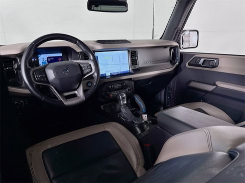 Used 2021 Ford Bronco Wildtrak image 34