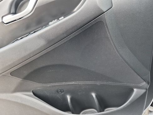 Used 2019 Hyundai Elantra GT FWD image 24