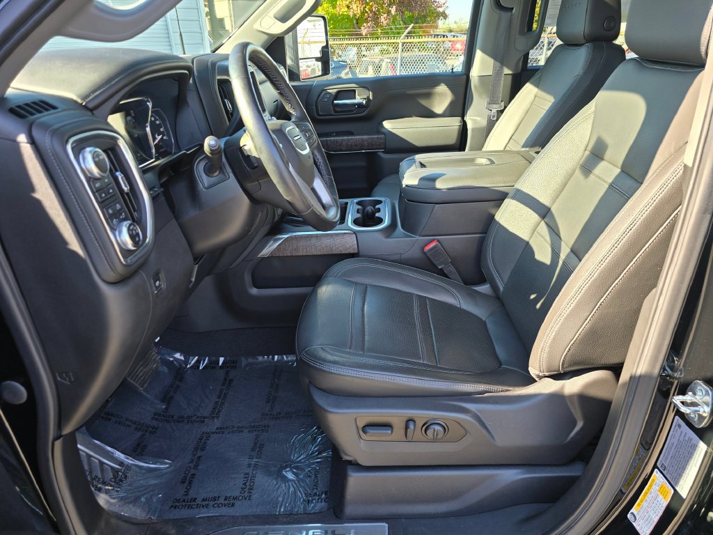 Used 2022 GMC Sierra 3500 Denali w/ Denali Ultimate Package AWD/4WD image 22