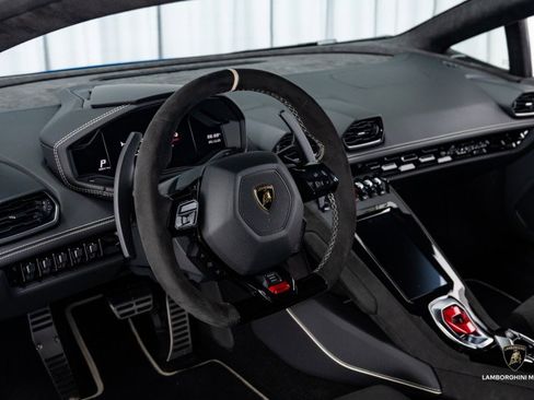 Used 2024 Lamborghini Huracan Sterrato image 37