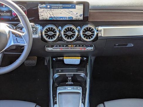 New 2026 Mercedes-Benz GLB 250 4MATIC image 11