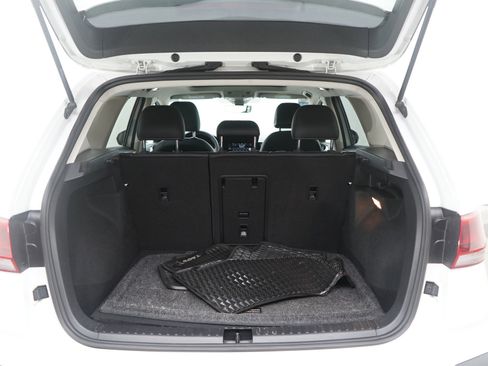 Used 2022 Volkswagen Taos SEL image 17