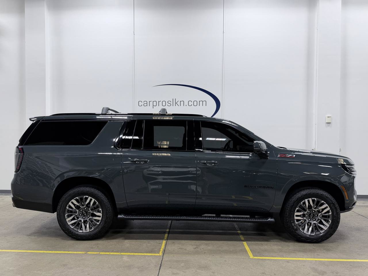 Used 2025 Chevrolet Suburban Z71 w/ Comfort Package AWD/4WD image 8