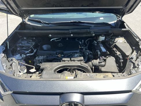 Used 2021 Toyota RAV4 LE AWD/4WD image 25