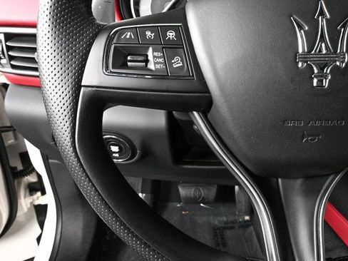 Used 2023 Maserati Levante Modena image 12