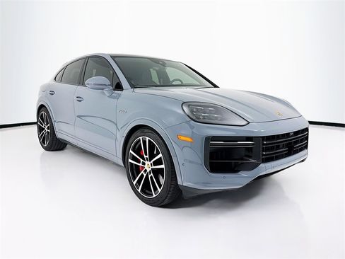 Certified 2024 Porsche Cayenne Turbo w/ Premium Package Plus (PP1) image 7