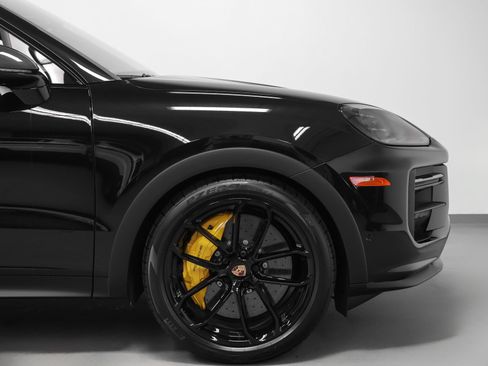 Certified 2026 Porsche Cayenne Turbo GT AWD/4WD image 17