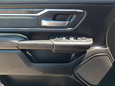 Used 2019 RAM 1500 Big Horn AWD/4WD image 12
