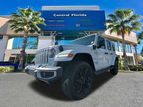 Used 2023 Jeep Wrangler Unlimited Sahara w/ Cold Weather Group image 9