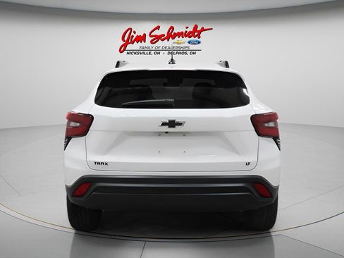 New 2026 Chevrolet Trax LT w/ Driver Confidence Package FWD image 5