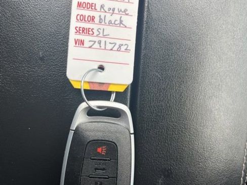 Used 2023 Nissan Rogue SL w/ SL Premium Package image 51