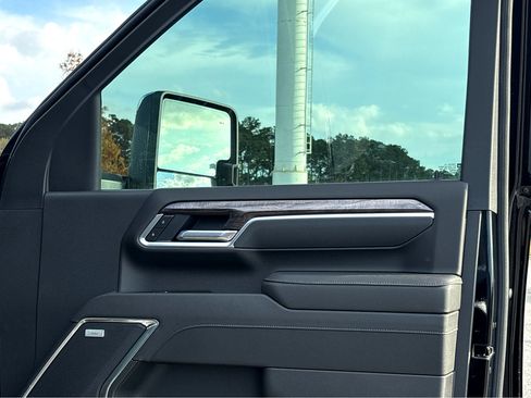 New 2026 Chevrolet Silverado 2500 LTZ w/ LTZ Convenience Package image 16