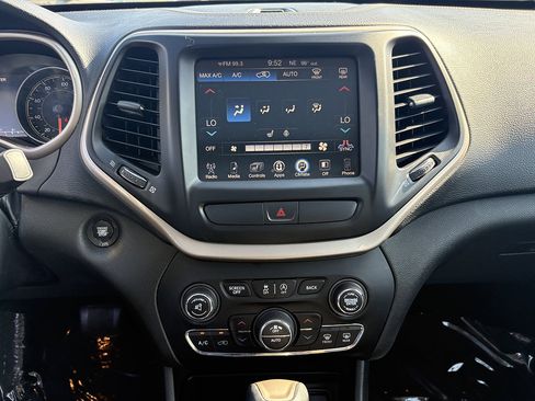 Used 2016 Jeep Cherokee Limited AWD/4WD image 25