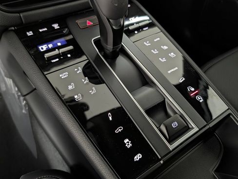 New 2026 Porsche Macan GTS AWD/4WD image 33