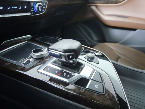 Used 2017 Audi Q7 2.0T Premium Plus image 28