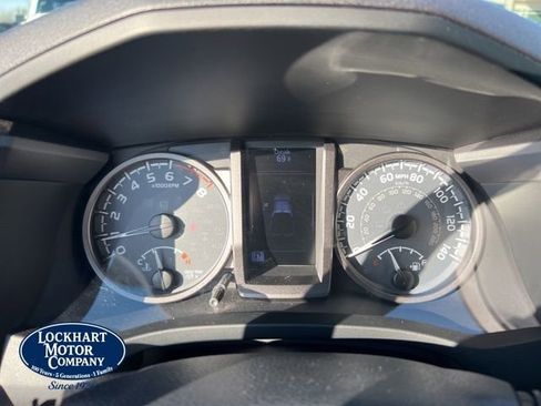 Used 2018 Toyota Tacoma TRD Sport w/ Technology Package image 47