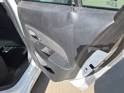 Used 2016 Chevrolet Cruze LT FWD image 19