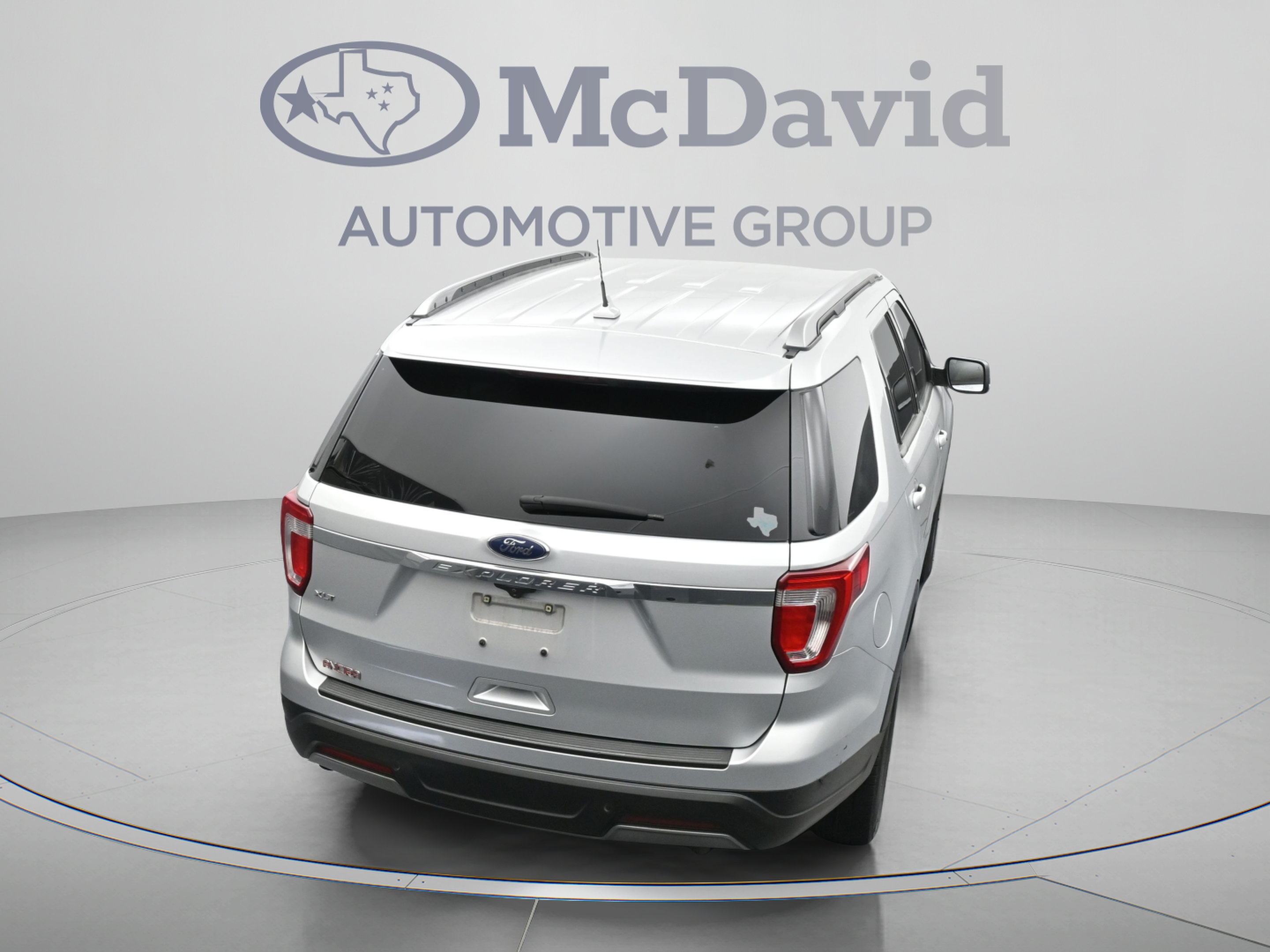 Used 2019 Ford Explorer XLT w/ Equipment Group 202A FWD image 39