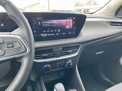 Used 2025 Buick Encore GX Preferred image 18