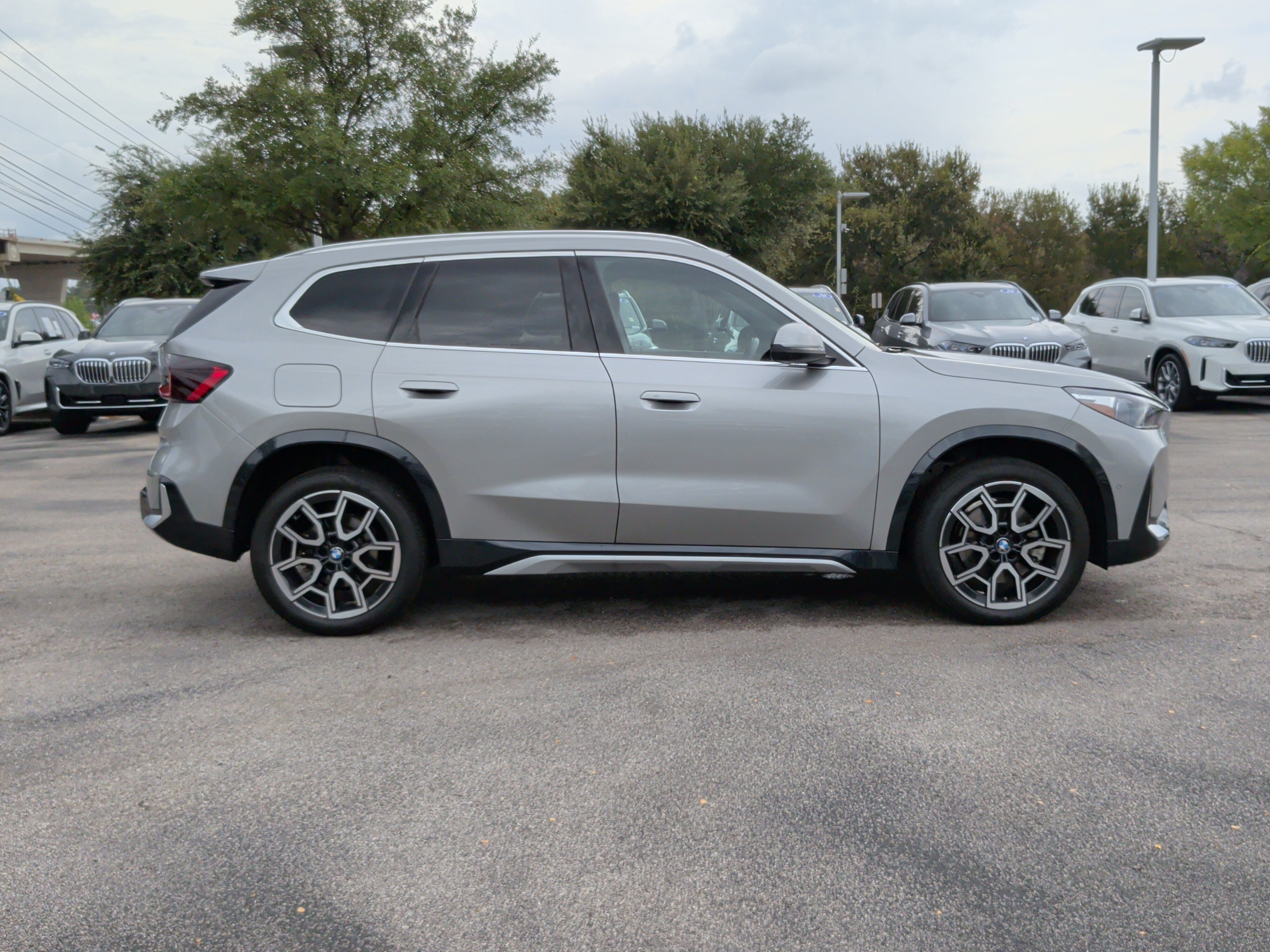 Used 2025 BMW X1 xDrive28i AWD/4WD image 6