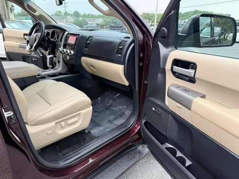 Used 2014 Toyota Sequoia Limited AWD/4WD image 10