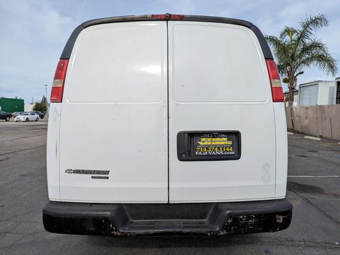 Used 2013 Chevrolet Express 3500 Extended image 5