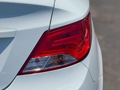 Used 2017 Hyundai Accent SE image 5