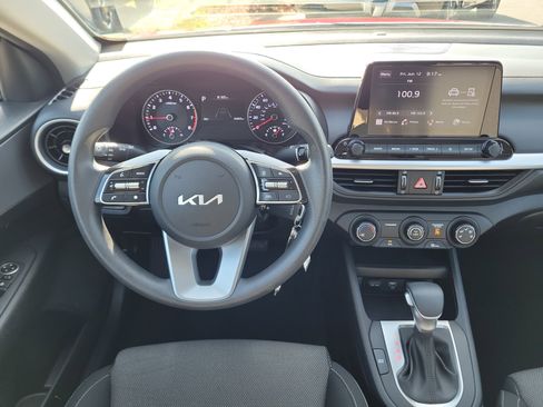 Certified 2023 Kia Forte LXS w/ LXS Technology Package FWD image 17