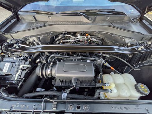 Certified 2023 Ford Explorer Limited w/ Equipment Group 301A image 10