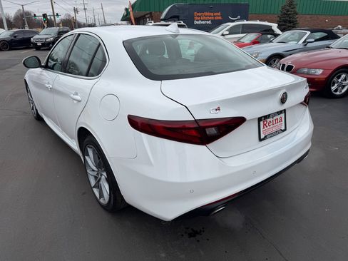 Used 2017 Alfa Romeo Giulia Sprint w/ Cold Weather Package image 6