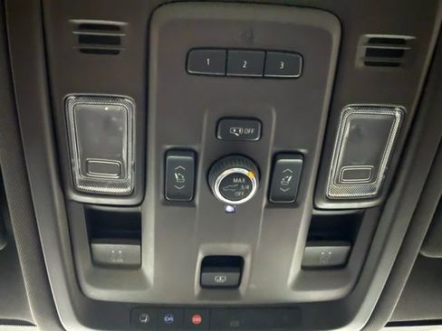 Used 2023 Chevrolet Tahoe Z71 w/ Luxury Package image 24