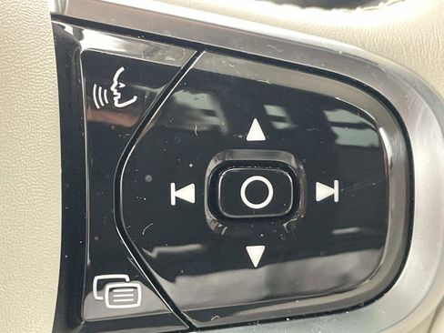 Used 2024 Volvo XC90 B6 Plus image 25