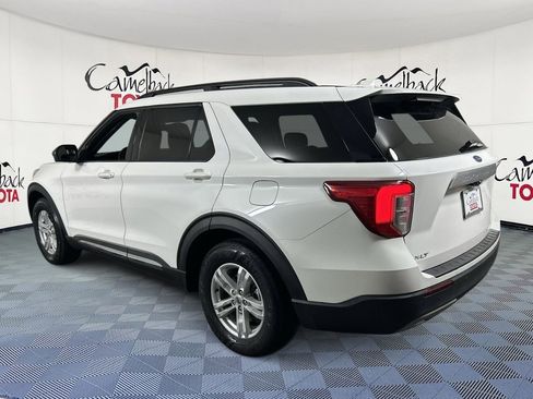 Used 2022 Ford Explorer XLT w/ Equipment Group 202A image 6