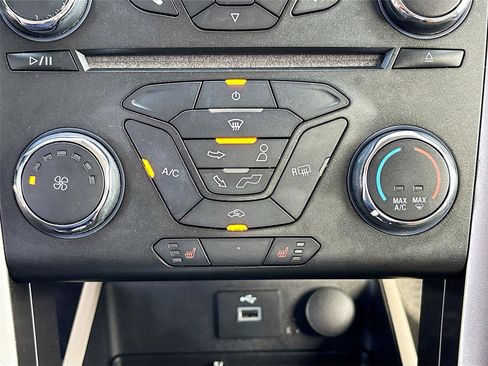 Used 2017 Ford Fusion SE FWD image 15