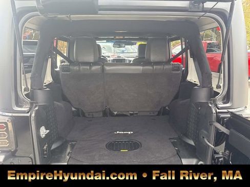 Used 2016 Jeep Wrangler Unlimited Sahara w/ Dual Top Group image 7