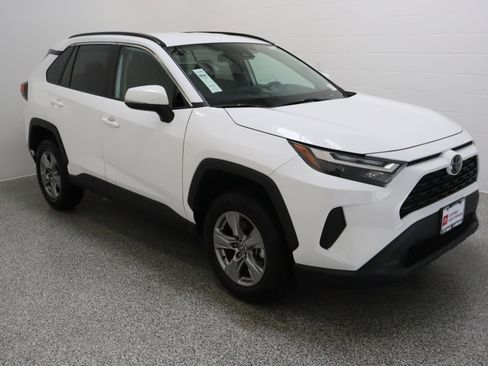 Certified 2025 Toyota RAV4 XLE FWD image 4