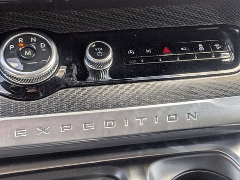 New 2026 Ford Expedition Max Platinum w/ Stealth Appearance Package AWD/4WD image 25