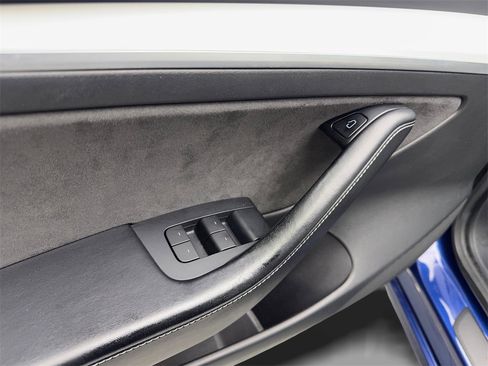 Used 2021 Tesla Model 3 Performance image 32