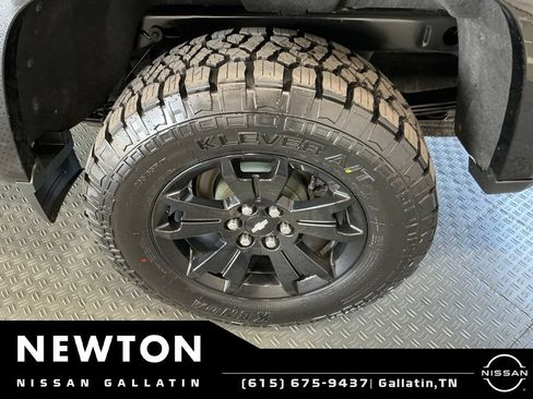 Used 2020 Chevrolet Colorado Z71 w/ Z71 Midnight Edition AWD/4WD image 45