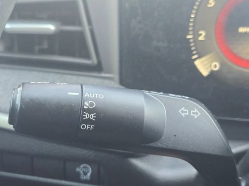 Used 2025 Nissan Kicks SV w/ SV Premium Package FWD image 23